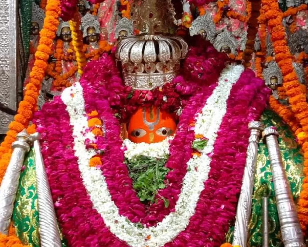 Hanuman Garhi Temple1
